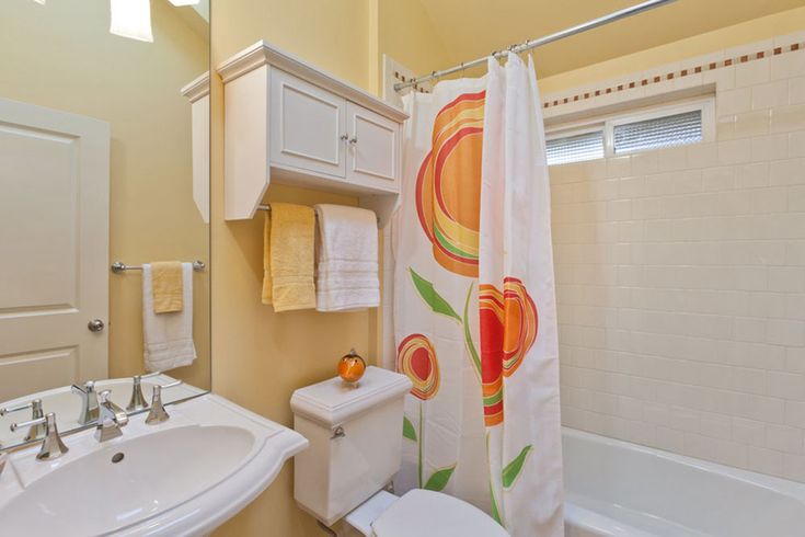 Where to Hang Wet Towels in Small Bathroom